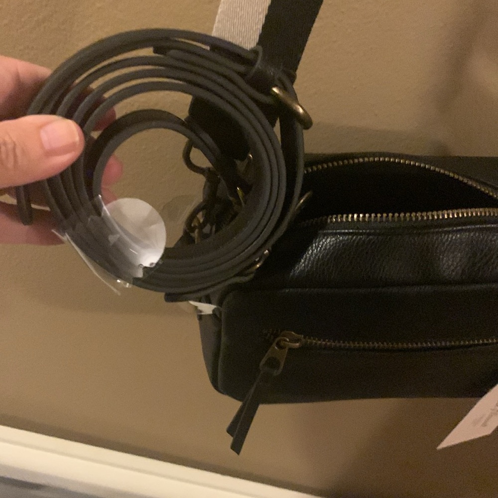 Black square crossbody purse - Picture 4 of 4
